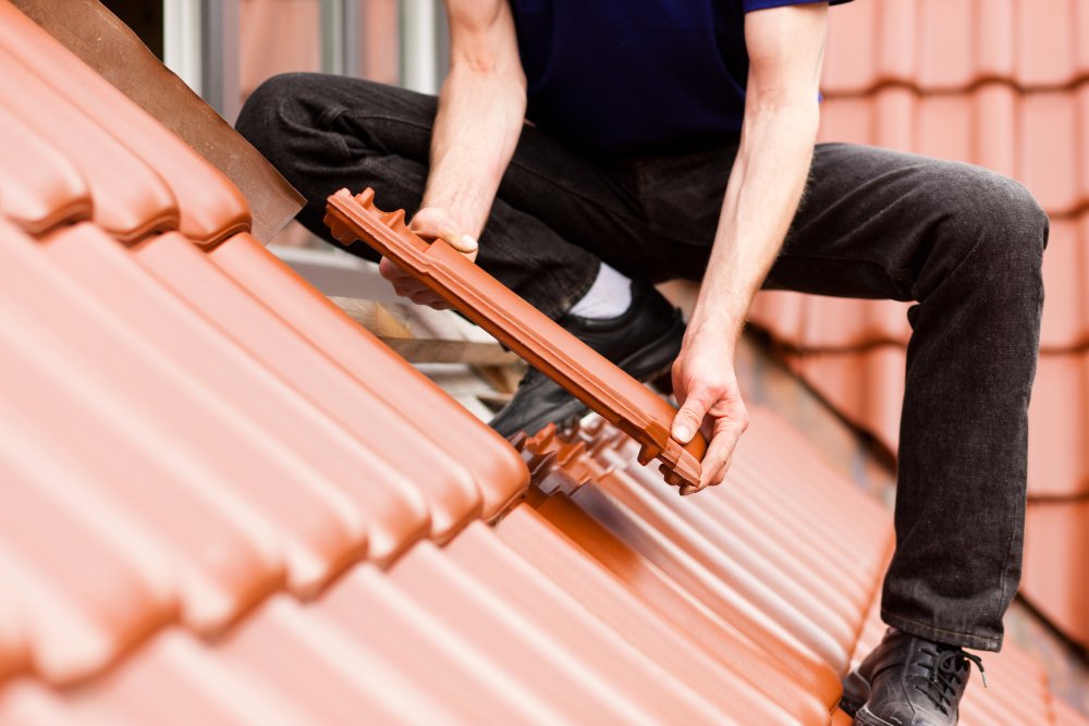 How to Prepare Your House for an Easy Roof Replacement